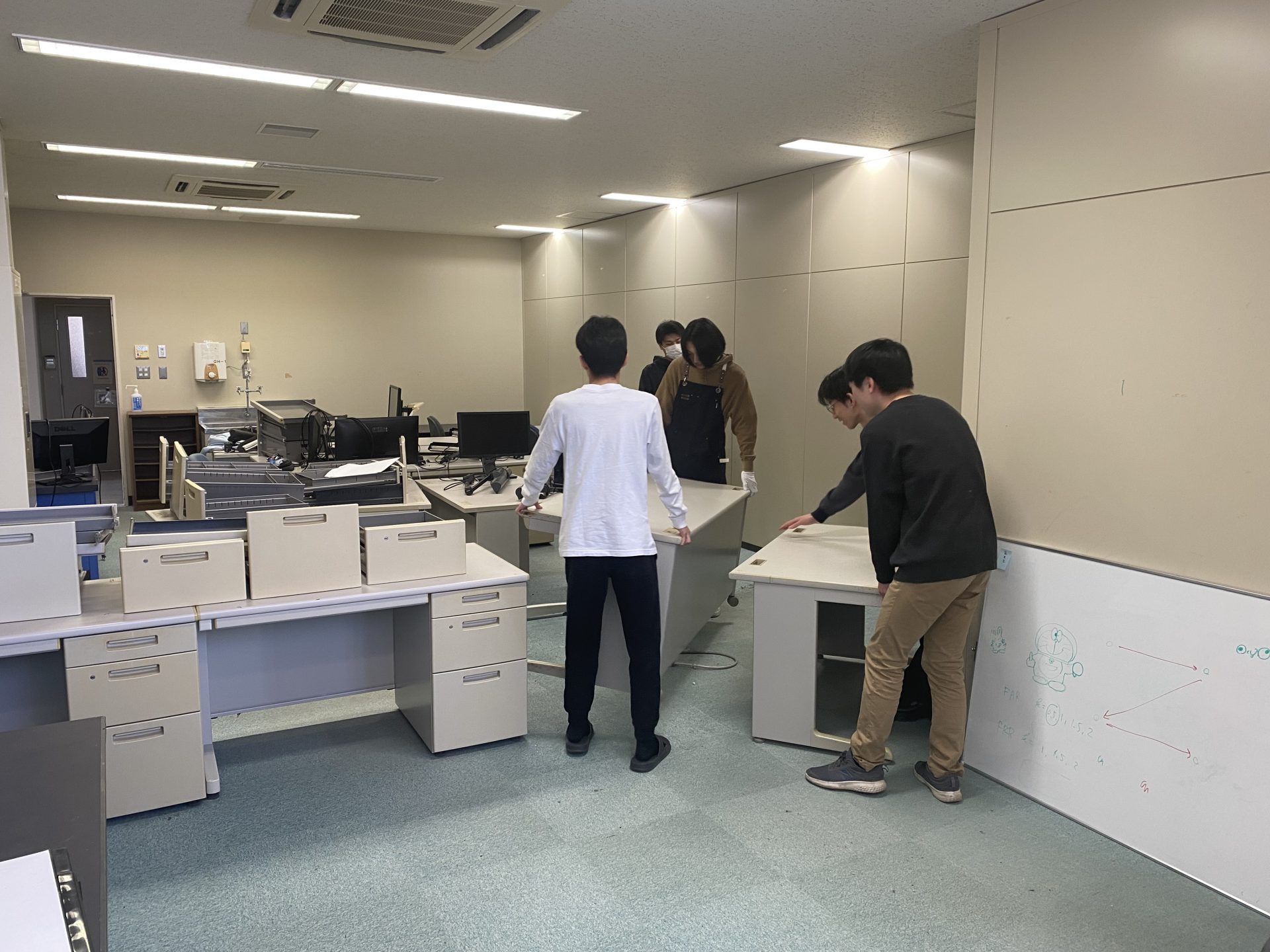 春の研究室活動と新メンバーの様子。